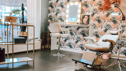 Interieur van All Brows in Bussum