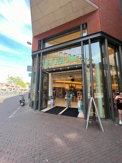 Interieur van Benefit BrowBar - Dordrecht in Dordrecht