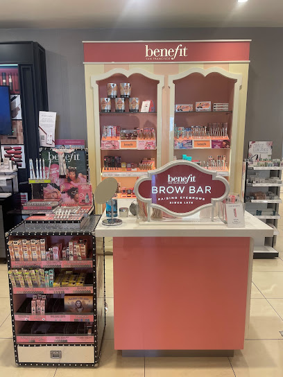 Interieur van Benefit BrowBar - Groningen in Groningen