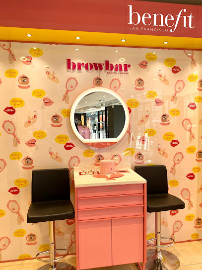 Interieur van Benefit BrowBar - Rotterdam Lijnbaan in Rotterdam