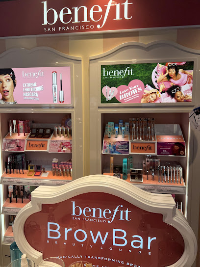 Interieur van Benefit BrowBar - Tilburg in Tilburg