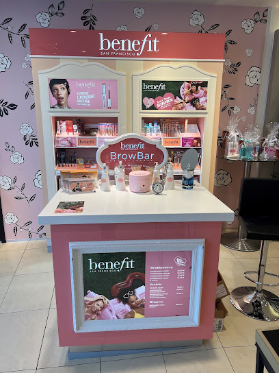 Interieur van Benefit BrowBar - Weert in Weert