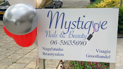Interieur van Mystique Nails & Beauty supplies in Geleen